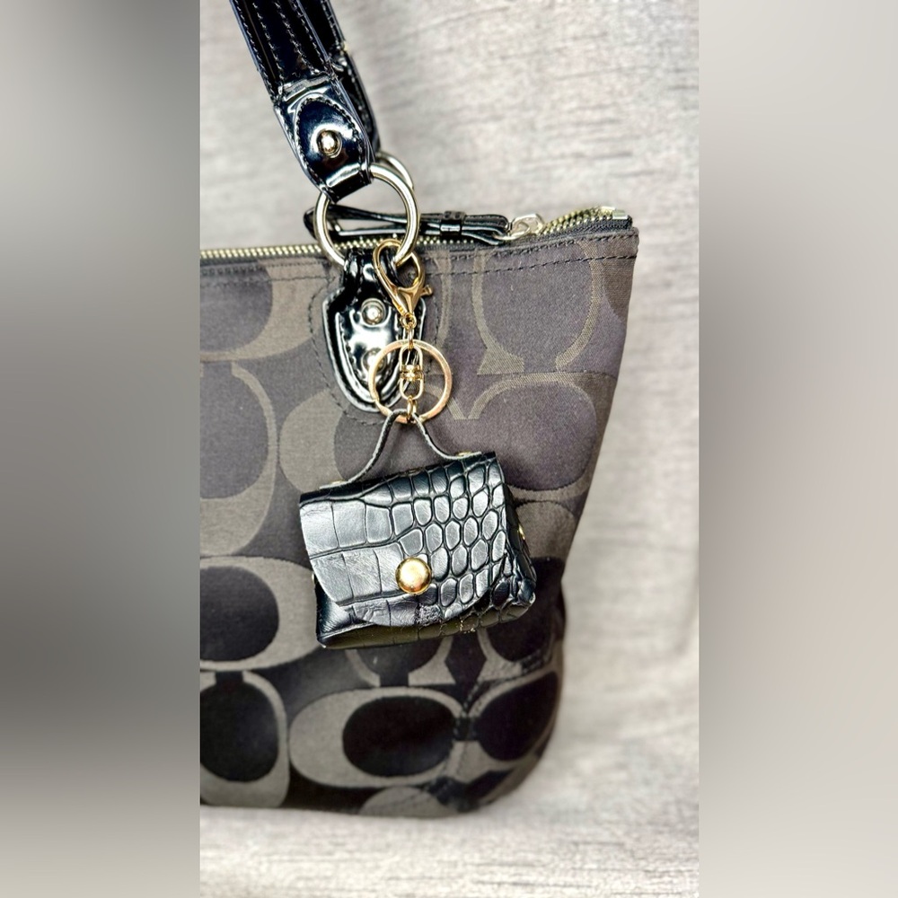 Purse Bag Charm / AirPod Holder - Black Croc-Embossed Keychain with Gold Accents - Picture 2 of 4